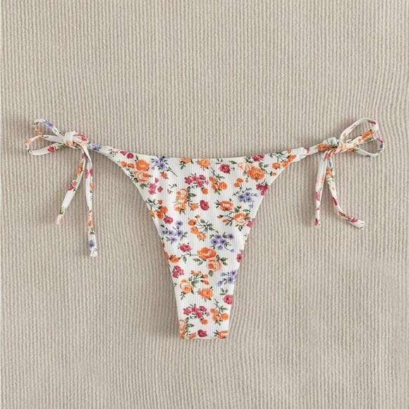 🌸Beautiful floral side tie bikini bottom. 🌸 - Picture 4 of 4